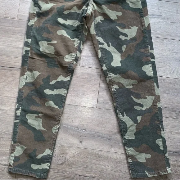 American Eagle Corduroy Mom Jeans - Picture 5 of 9